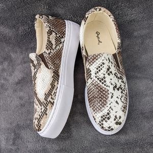 Qupid Snakeskin Platform Slip-on Sneakers Size 10